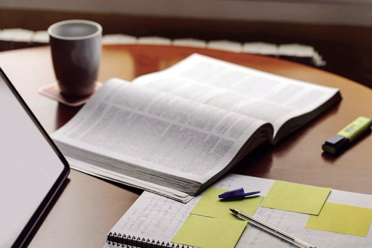 Crafting a Strong Opening Chapter That Grabs Attention