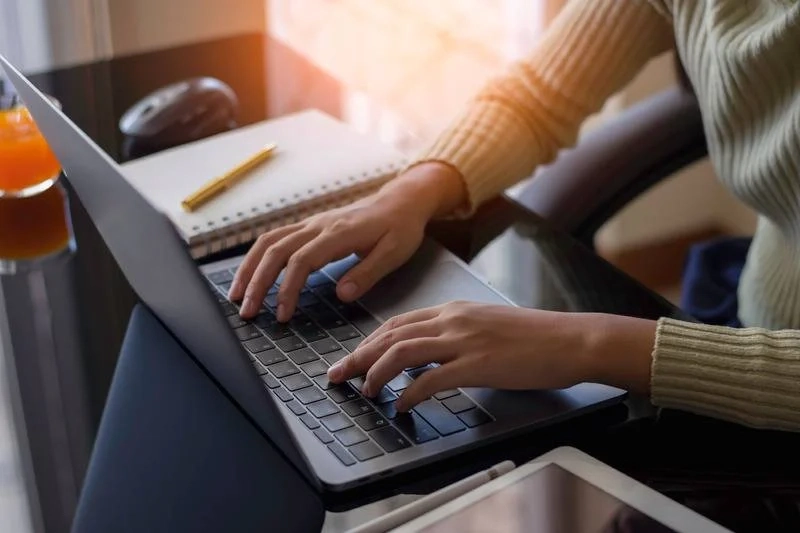 How Australian Authors Can Earn Through Online Courses