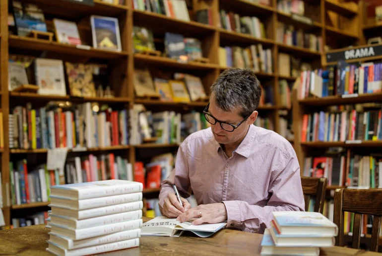 How Australian Authors Can Pitch Their Books to Local Bookstores