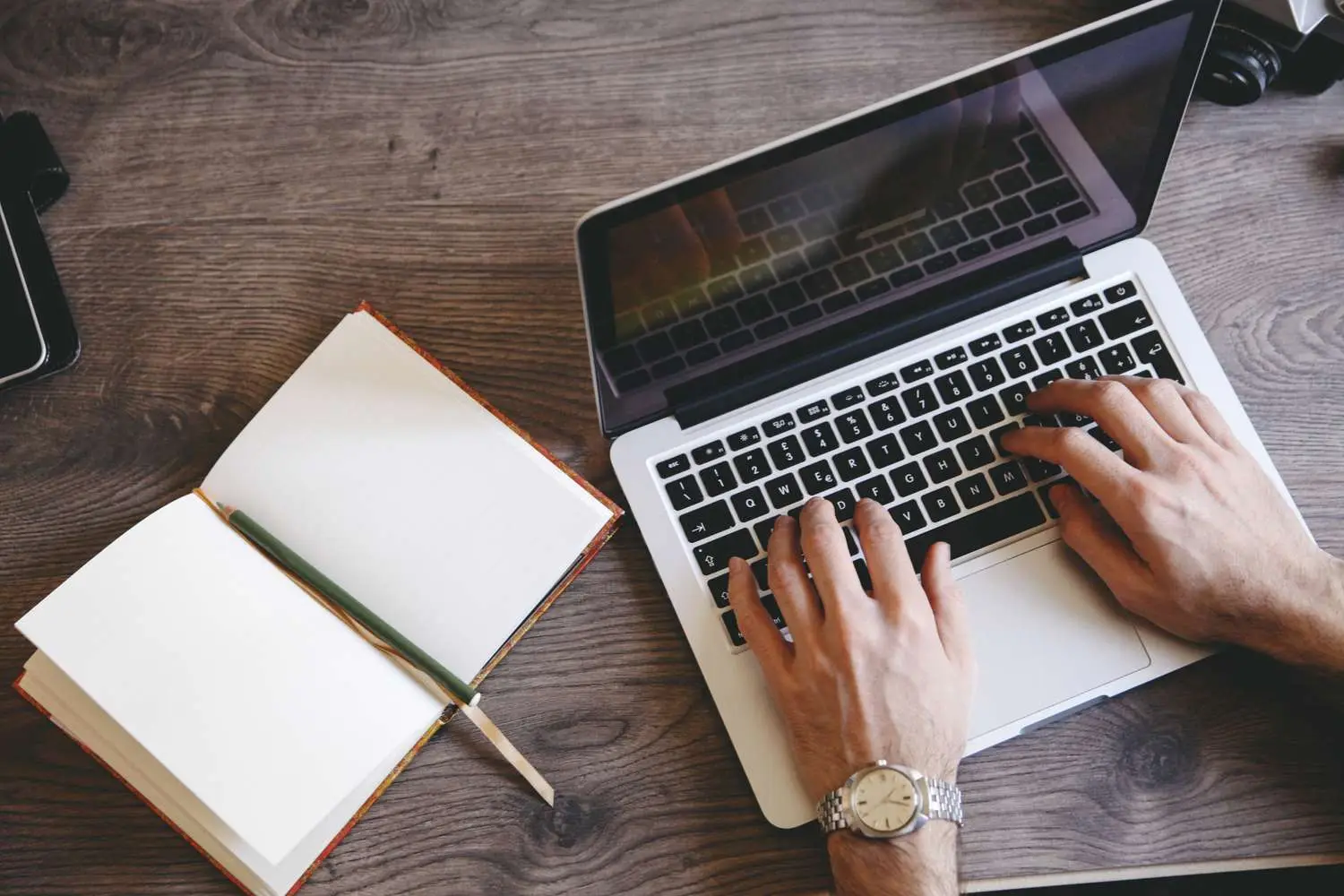 How Australian Authors Can Pitch Their Books to Local Bookstores