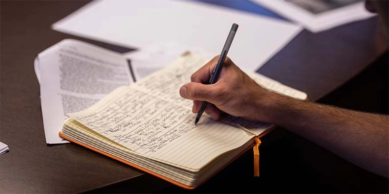 How Australian Authors Can Pitch Their Books to Local Bookstores