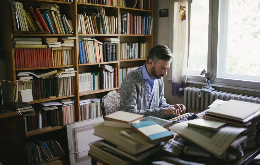 How Australian Authors Can Pitch Their Books to Local Bookstores