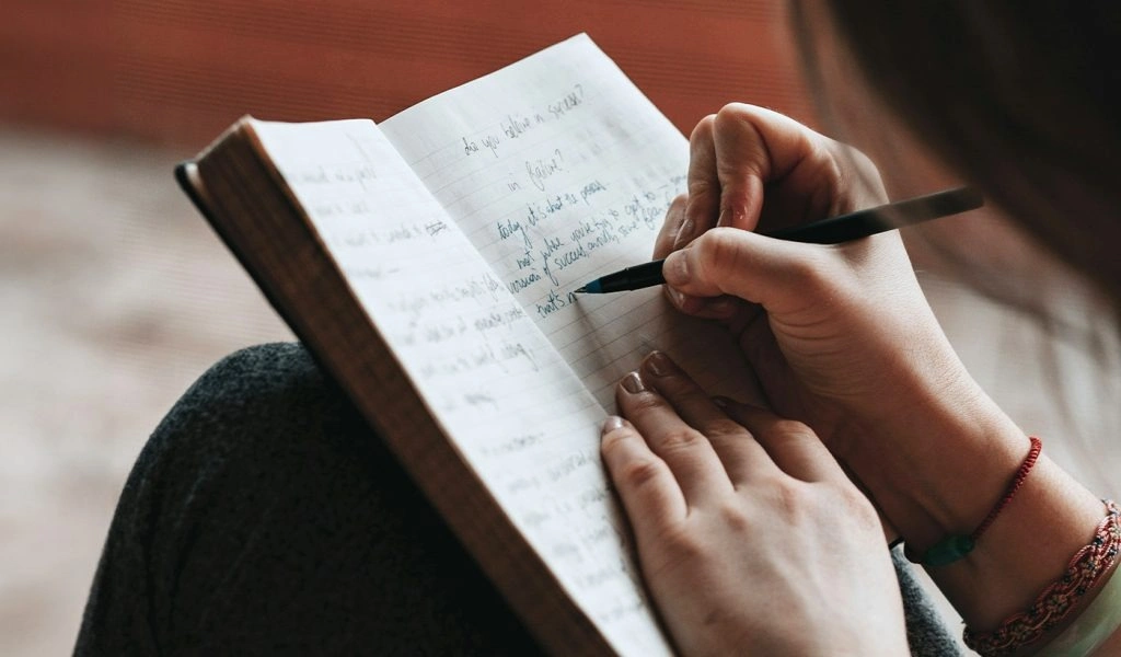 How to Sell Books in Bulk to Australian Businesses