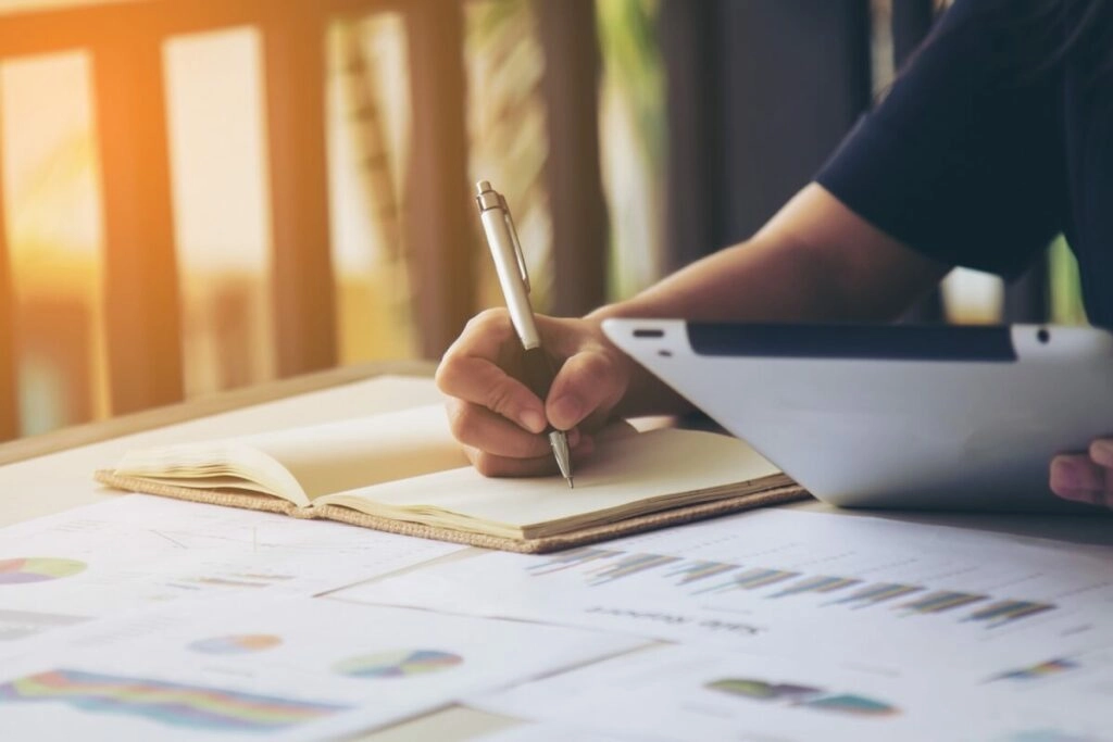 Writing Serialized Books for Online Readers A Complete Guide