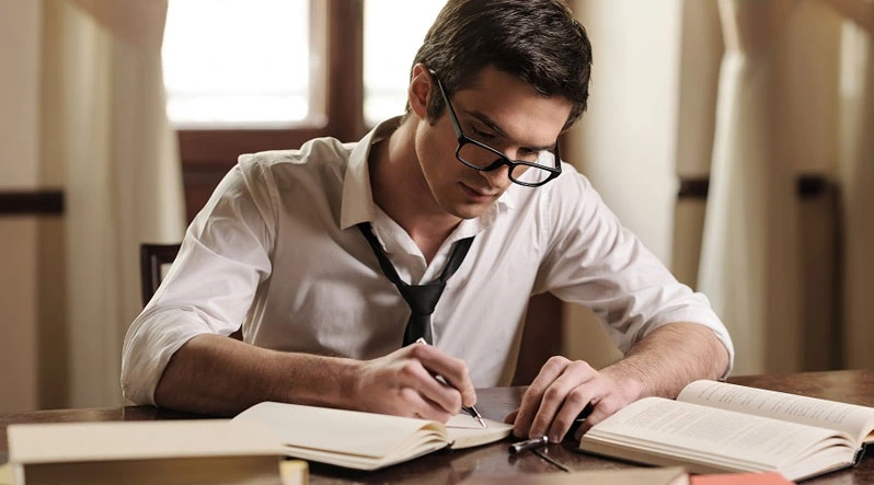 How Australian Authors Can Pitch Their Books to Local Bookstores